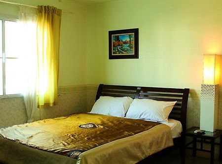 Chiangmai Bupatara Hotel Chiang Mai Bagian luar foto