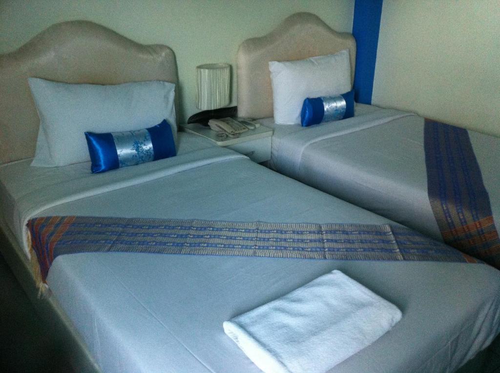 Chiangmai Bupatara Hotel Chiang Mai Bagian luar foto